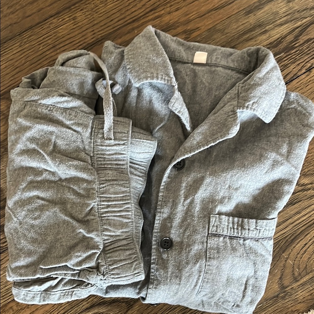 Uniqlo flannel button up pajama set